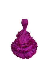 Cargar imagen en el visor de la galería, Bata de cola dos volantes-garruchas
